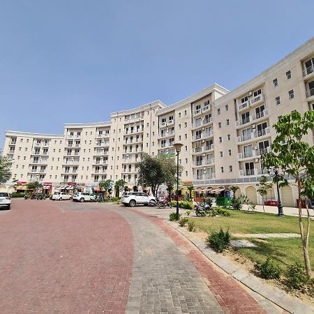 Lord Krishna Palace Hotell Vrindāvan Exteriör bild