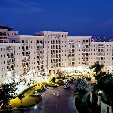 Lord Krishna Palace Hotell Vrindāvan Exteriör bild